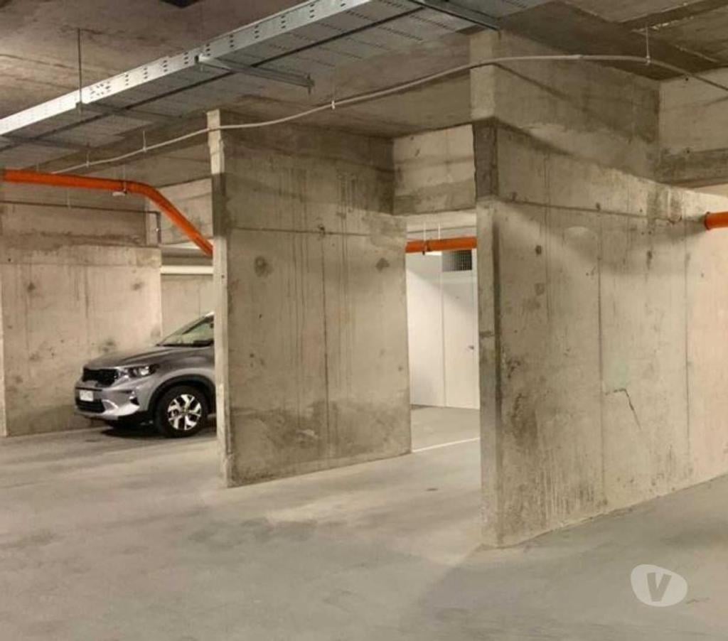 Bienes Raices Santiago La Reina - Fotos de Depto. nuevo con 180 m2 de patio exclusivo y 100 m2 útil