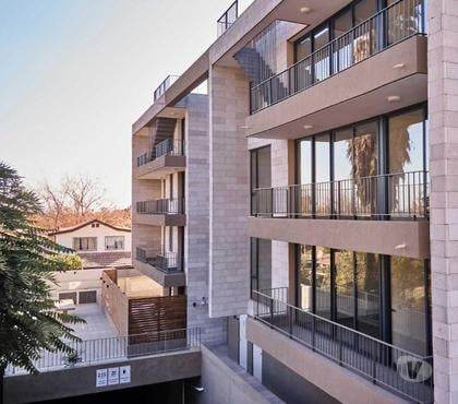  Departamentos en venta La Reina Santiago - Fotos de Depto. nuevo con 180 m2 de patio exclusivo y 100 m2 útil