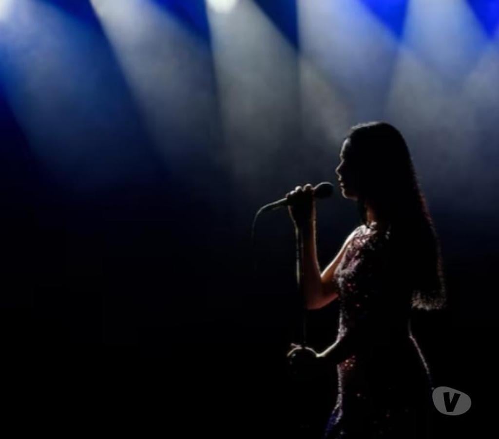 IOrganizador de Eventos Santiago La Florida - Fotos de Cantante Lirica para ceremonias