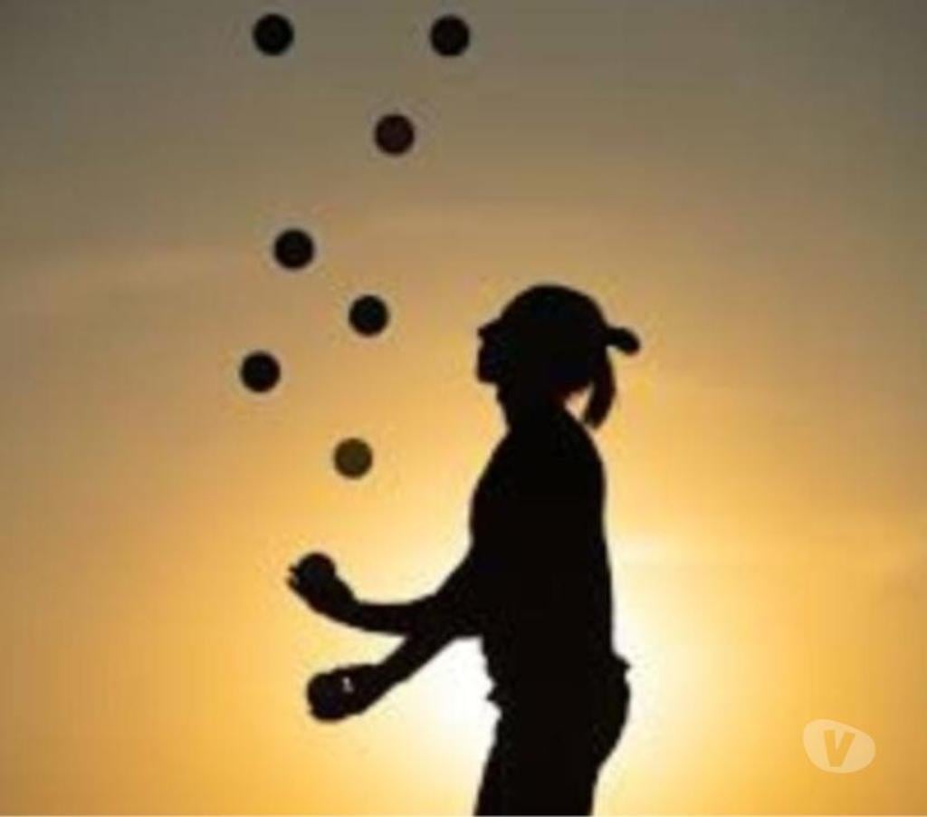 IOrganizador de Eventos Santiago Las Condes - Fotos de Malabaristas para celebraciones