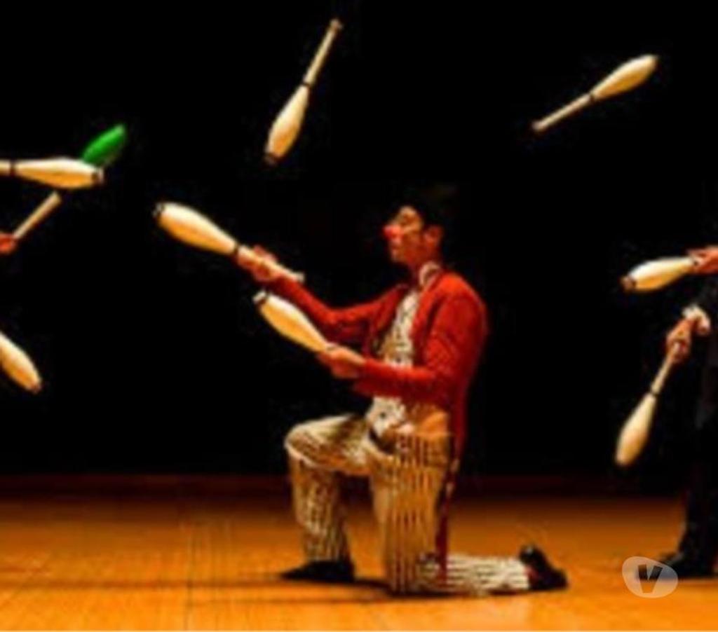 IOrganizador de Eventos Santiago Las Condes - Fotos de Malabaristas para celebraciones