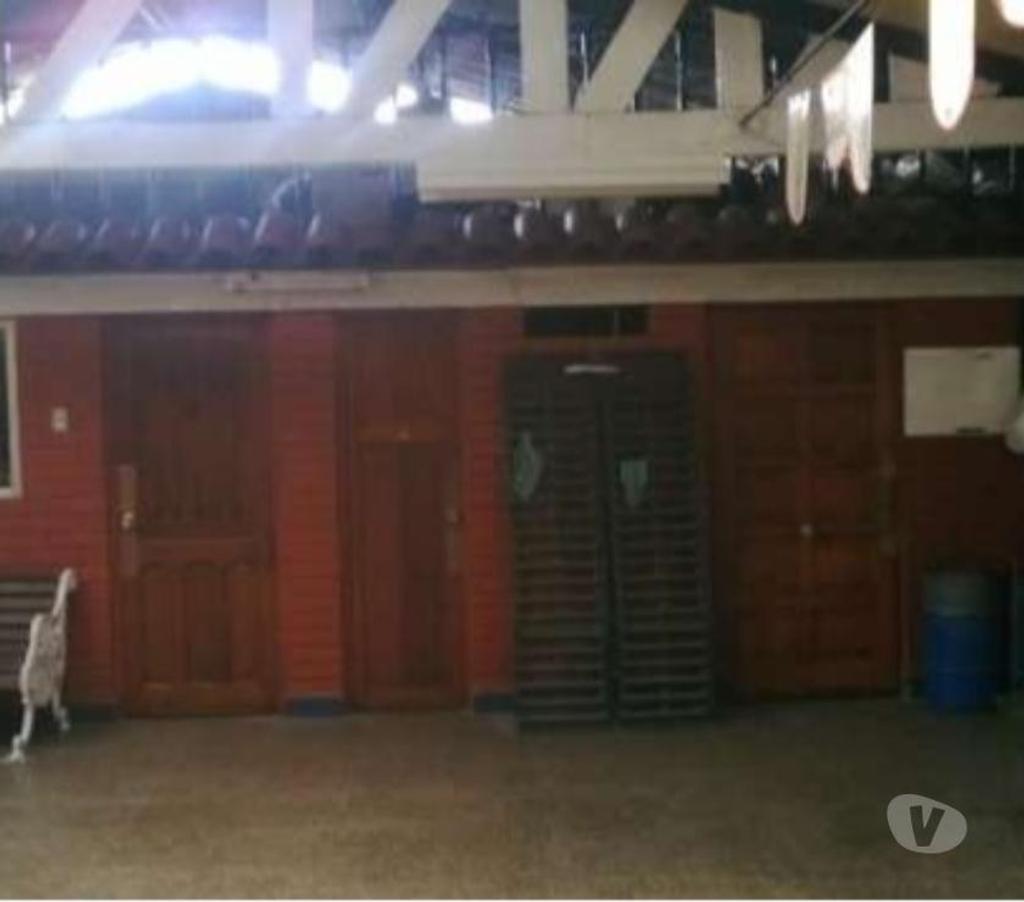 Arriendo bodegas Santiago Santiago - Fotos de Dueño vende no arrienda garaje galpón de 240mt