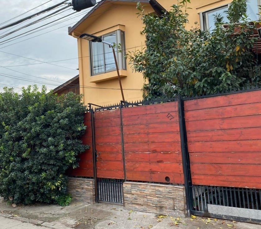 Inmobiliaria Maipú Santiago - Fotos de CASA 2 PISOS CERCA METRO DEL SOL