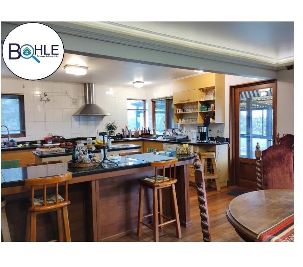 Bienes Raices Llanquihue Puerto Montt - Fotos de VENDO - Casa de 450m2 con vista a la Costa Tenglo