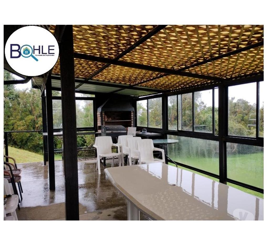 Bienes Raices Llanquihue Puerto Montt - Fotos de VENDO - Casa de 450m2 con vista a la Costa Tenglo