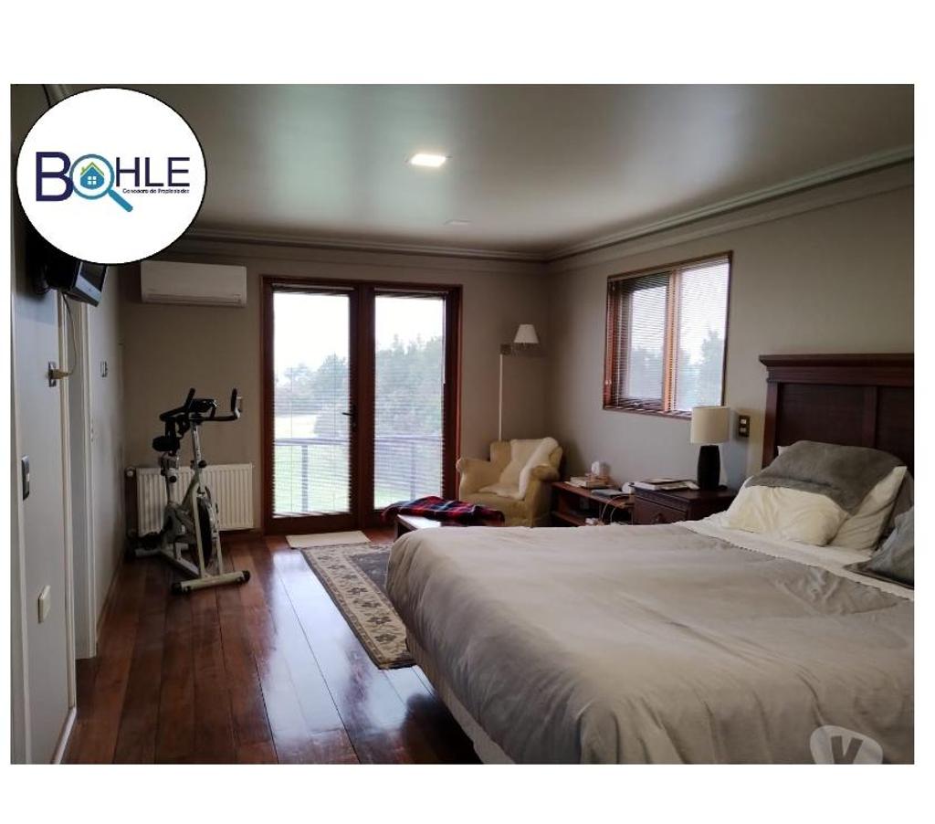 Bienes Raices Llanquihue Puerto Montt - Fotos de VENDO - Casa de 450m2 con vista a la Costa Tenglo