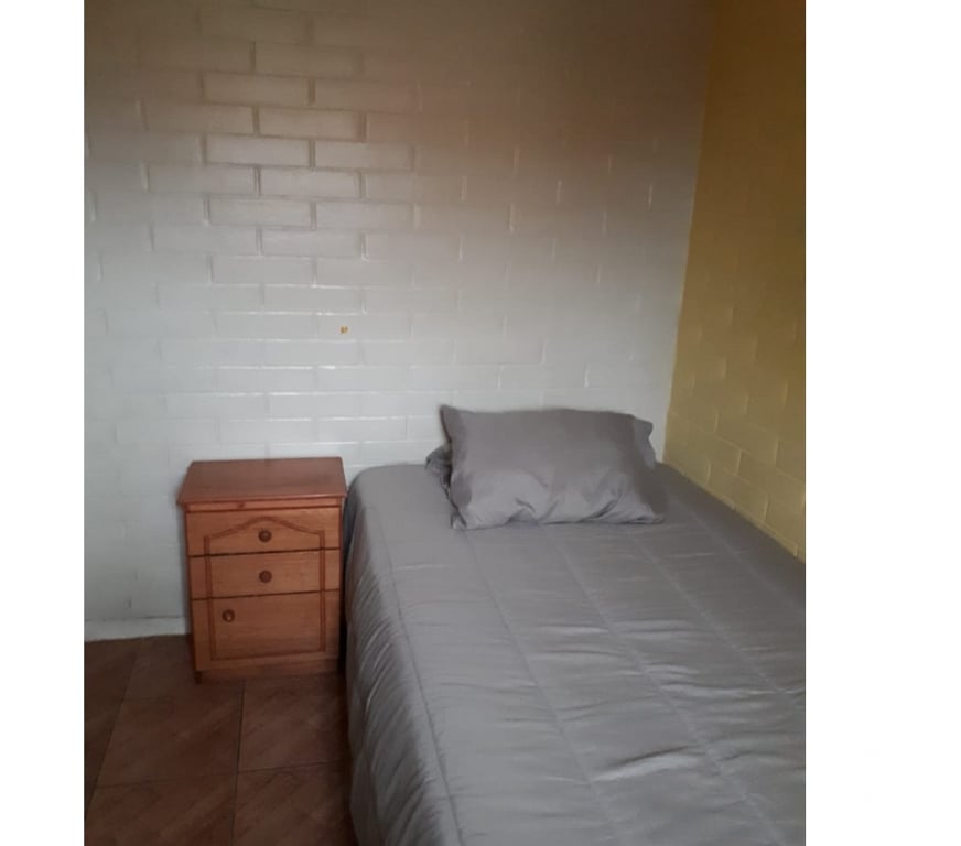 Arriendo de piezas Santiago Quilicura - Fotos de Pieza en Quilicura