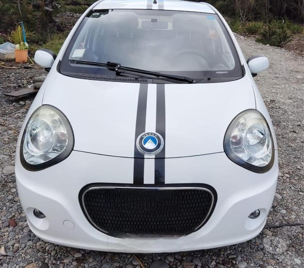Autos usados Llanquihue Puerto Montt - Fotos de Vende citycar en muy buen estado.