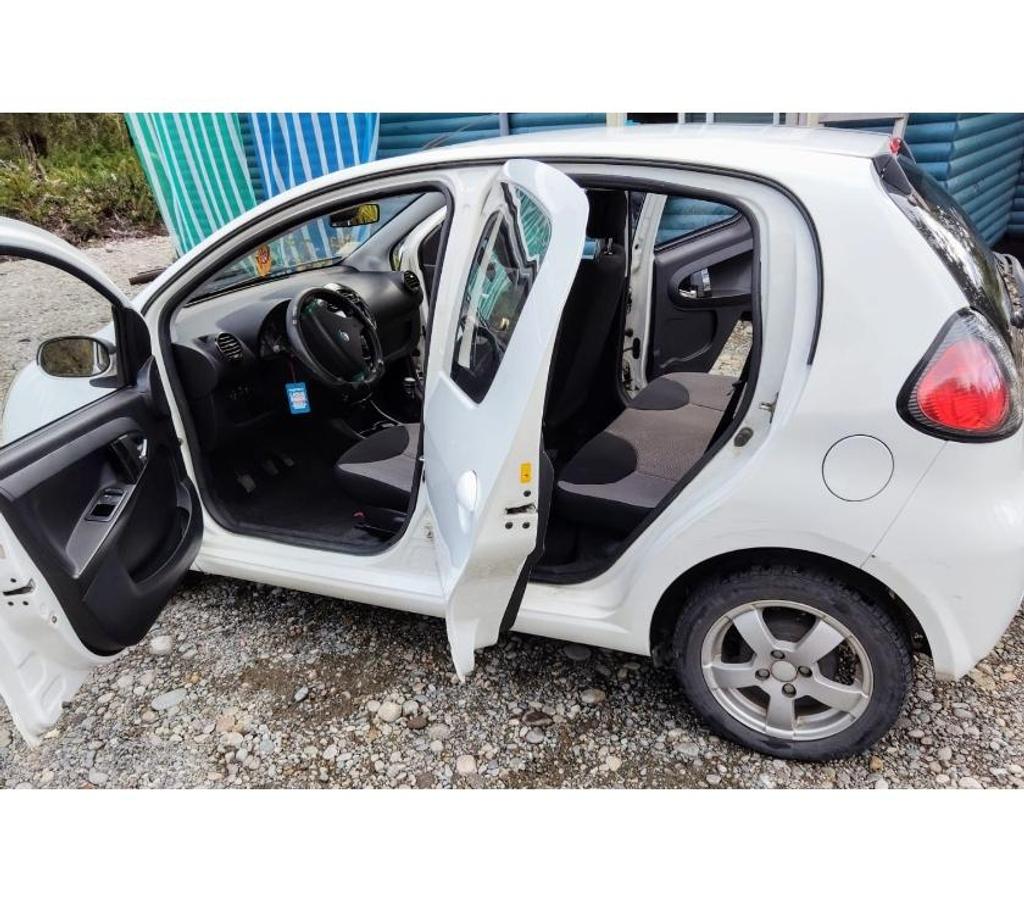 Autos usados Llanquihue Puerto Montt - Fotos de Vende citycar en muy buen estado.