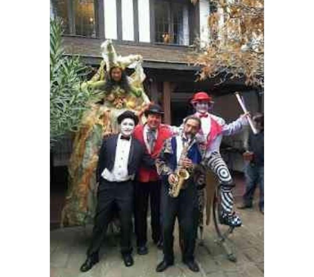 IOrganizador de Eventos Santiago Las Condes - Fotos de Show de Circo y Personajes Teatrales para Eventos Variados