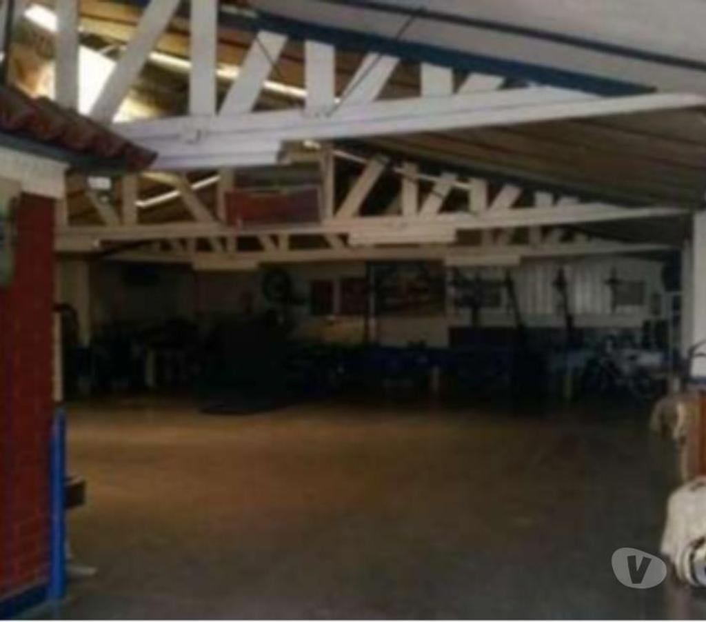 Arriendo bodegas Santiago Santiago - Fotos de Dueño Vende no arrienda Garaje de 240mt impecable