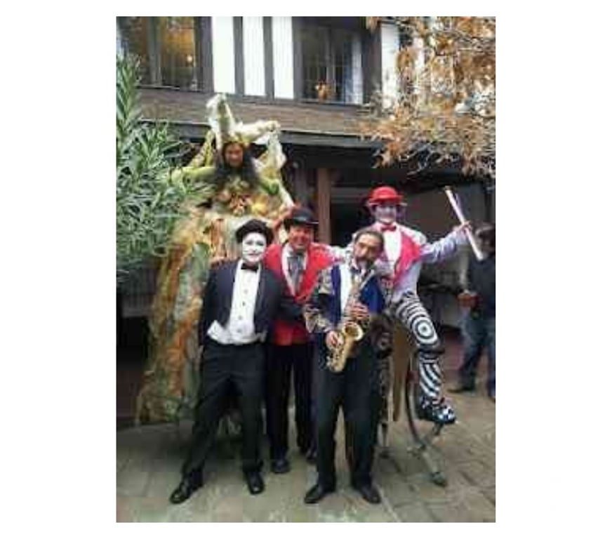 IOrganizador de Eventos Santiago Huechuraba - Fotos de Artistas Interactivos para eventos