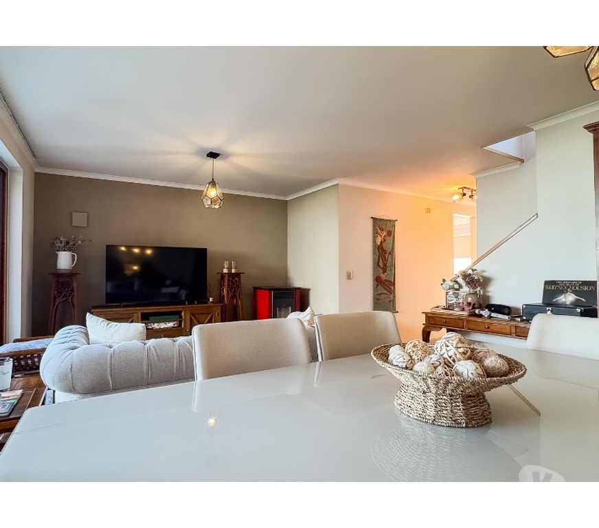 Bienes Raices Bío-Bío Los Ángeles - Fotos de Venta de hermosa casa de 170M2 en gran entorno natural.