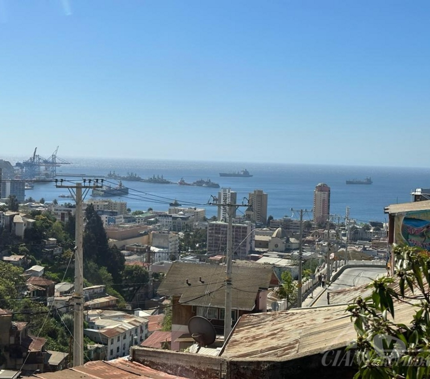 Bienes Raices Valparaíso Valparaíso - Fotos de VENDO CASA PARA RECONSTRUIR CERRO MARIPOSA VALPARAISO