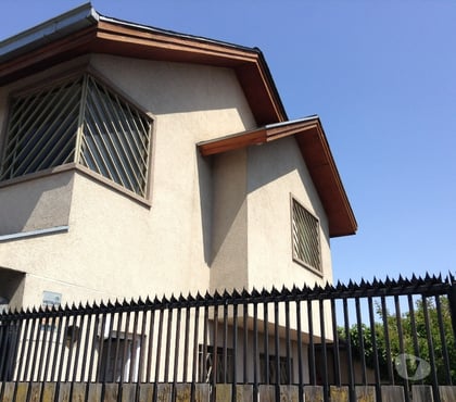 Bienes Raices Peñalolén Santiago - Fotos de Casa con Patente Comercial en Venta