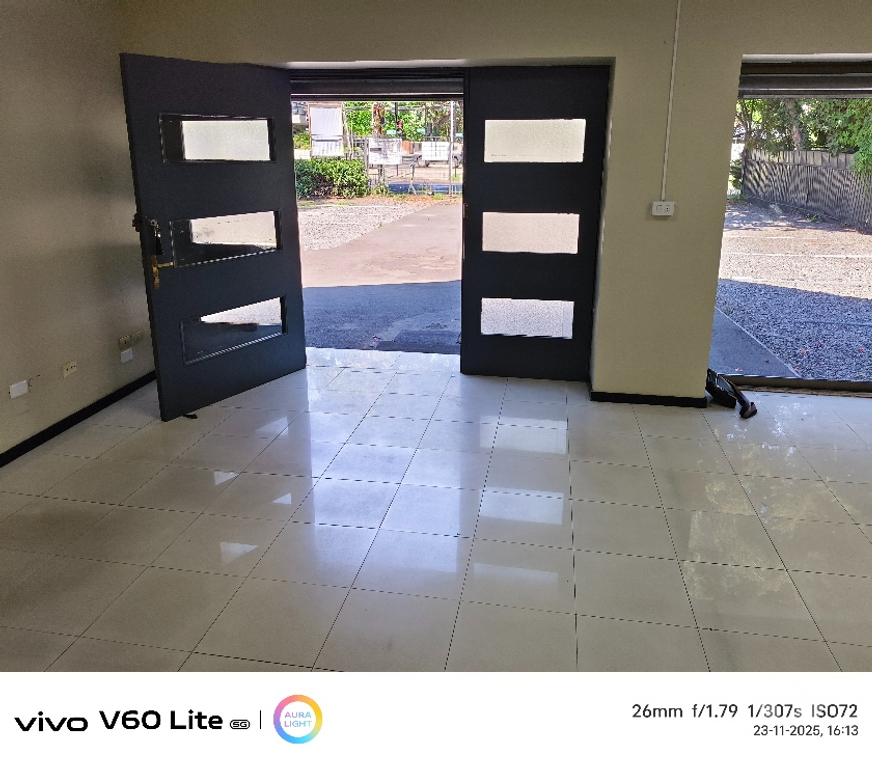 Arriendo oficinas Santiago Las Condes - Fotos de Casa Comercial sector Colón Las Condes