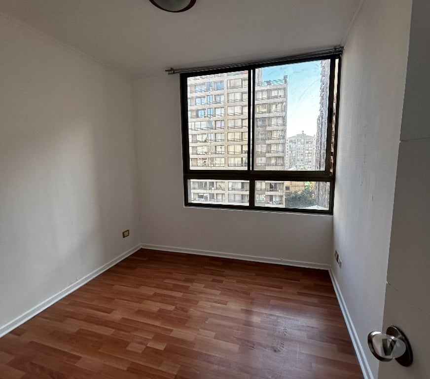Arriendos Santiago Santiago - Fotos de 380.000 ARRIENDO Depto 2 dorm. 45m2 Metro Santa Isabel.