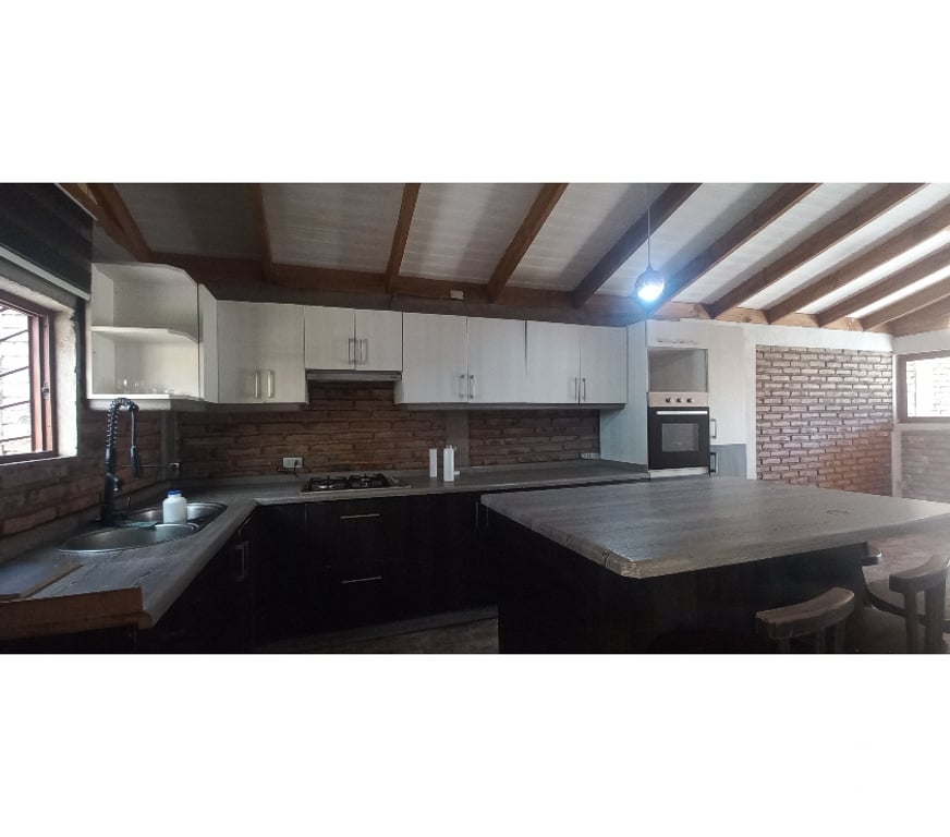 Arriendos Santiago Maipú - Fotos de Arrienda Casa 4 Dormitorio 2 estacionamient El Conquistador