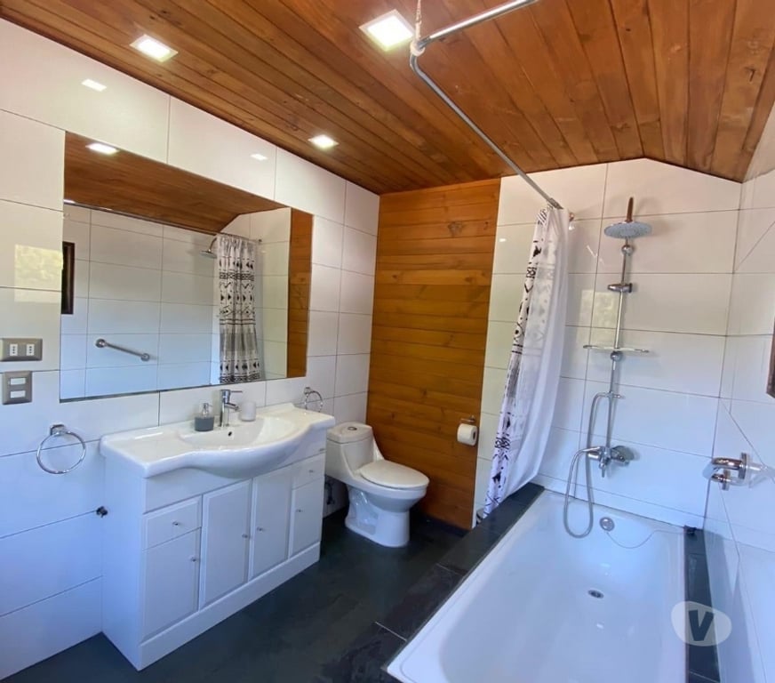 Arriendo de piezas Santiago Providencia - Fotos de Pieza con baño Metro los Leones $170.000.