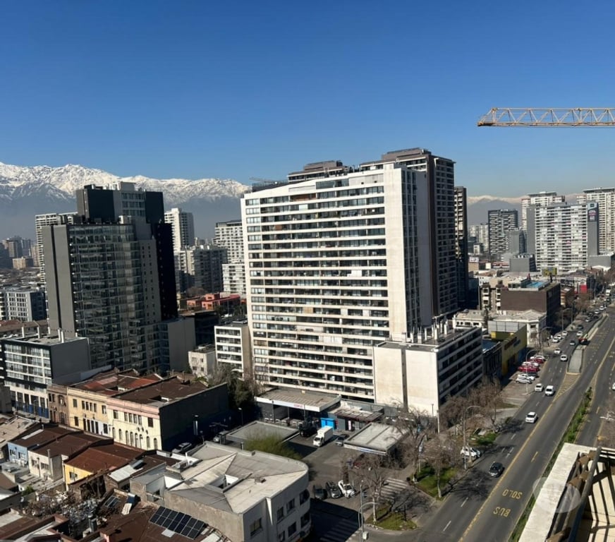 Bienes Raices Santiago Santiago - Fotos de UF 1.990 VENDO depto 28m2, vista oriente metro sta Isabel.
