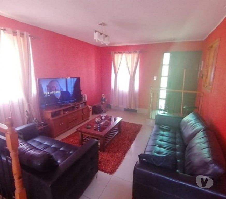 Bienes Raices Valparaíso Villa Alemana - Fotos de CASA DOS PISOS INDEPENDIENTE CON PISCINA
