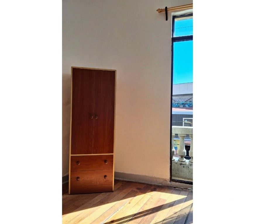 Arriendo de piezas Valparaíso Valparaíso - Fotos de Pieza grande amoblada (Sin mes de garantía) - Valparaíso