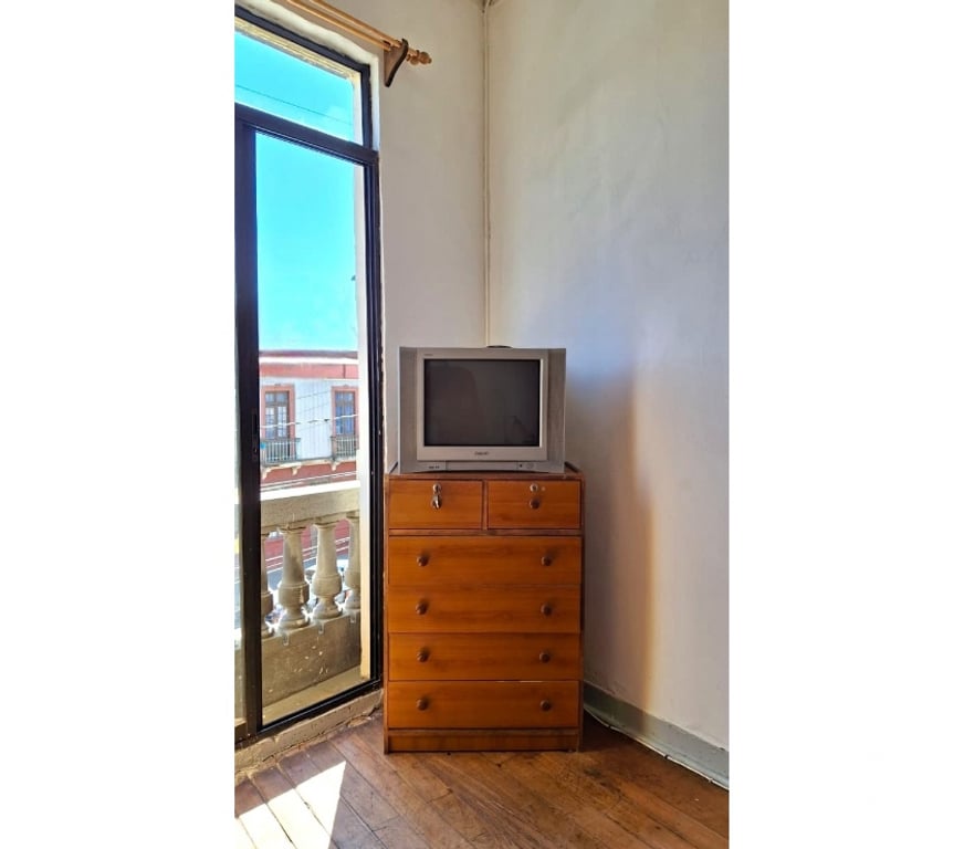 Arriendo de piezas Valparaíso Valparaíso - Fotos de Pieza grande amoblada (Sin mes de garantía) - Valparaíso