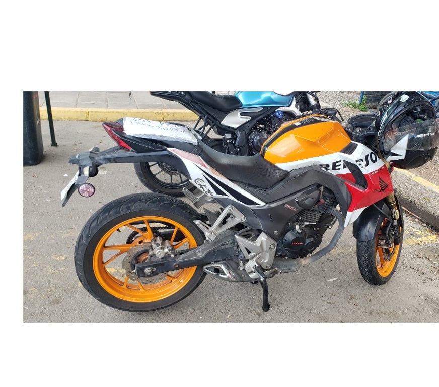 Vendo moto Santiago Estación Central - Fotos de Moto Honda Repsol