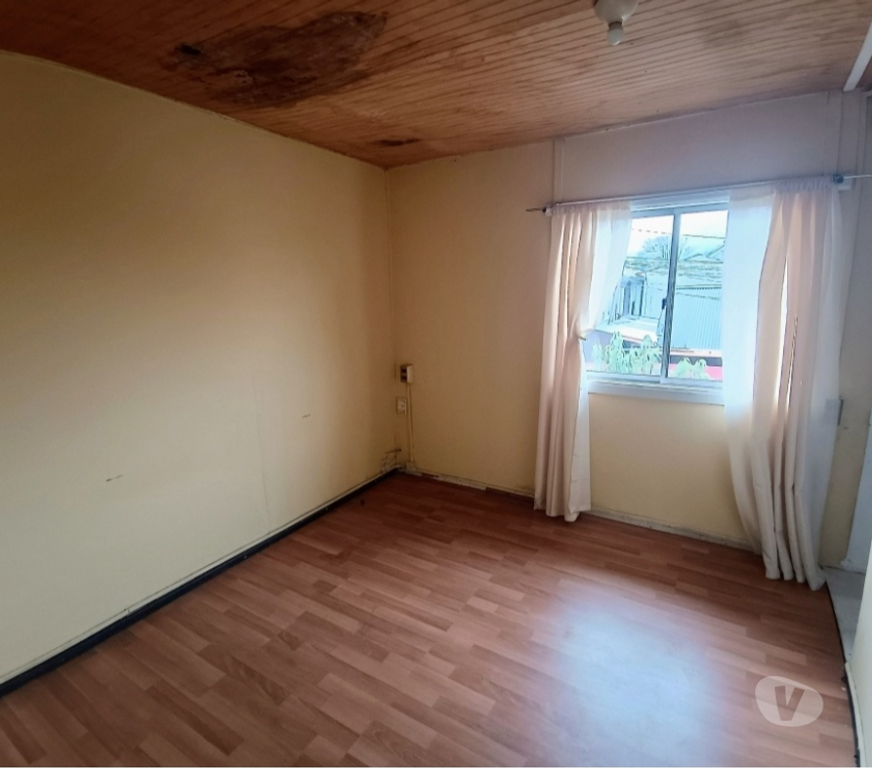 Bienes Raices Cautín Villarrica - Fotos de Casa de 2 niveles con cabaña a pasos del centro Villarrica