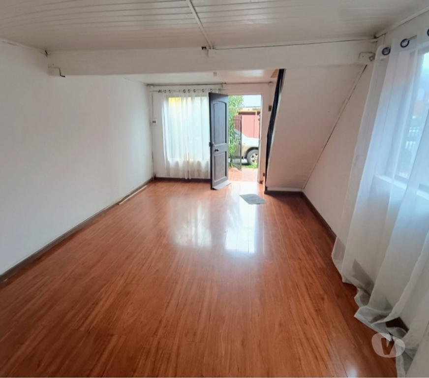 Bienes Raices Cautín Villarrica - Fotos de Casa de 2 niveles con cabaña a pasos del centro Villarrica