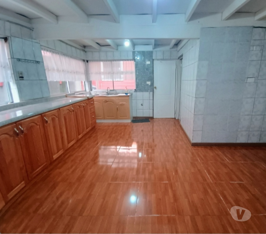 Bienes Raices Cautín Villarrica - Fotos de Casa de 2 niveles con cabaña a pasos del centro Villarrica