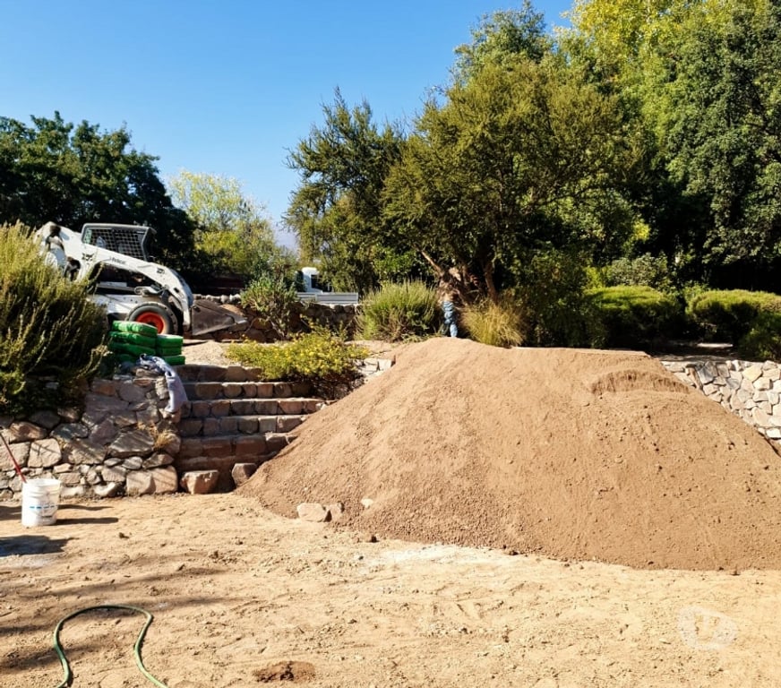 Otros Servicios Chacabuco Colina - Fotos de Retiro de Escombros y venta de ARIDOS