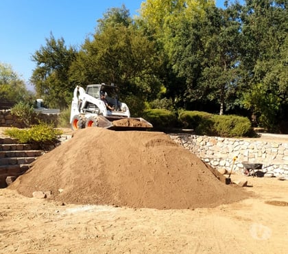 Otros Servicios Colina Chacabuco - Fotos de Retiro de Escombros y venta de ARIDOS