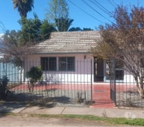 Fotos de Vendo casa en la Reina en tranquilo pasaje con plaza