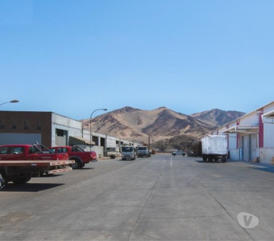 Arriendo bodegas Copiapó Copiapó - Fotos de Acceso por Ruta 5; oficinas, baños, instalaciones