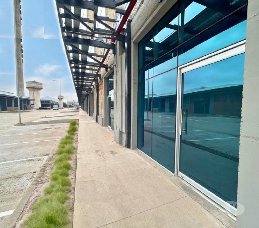 Arriendo bodegas Santiago Renca - Fotos de Arriendo Bodega con buena ubicación y conectividad