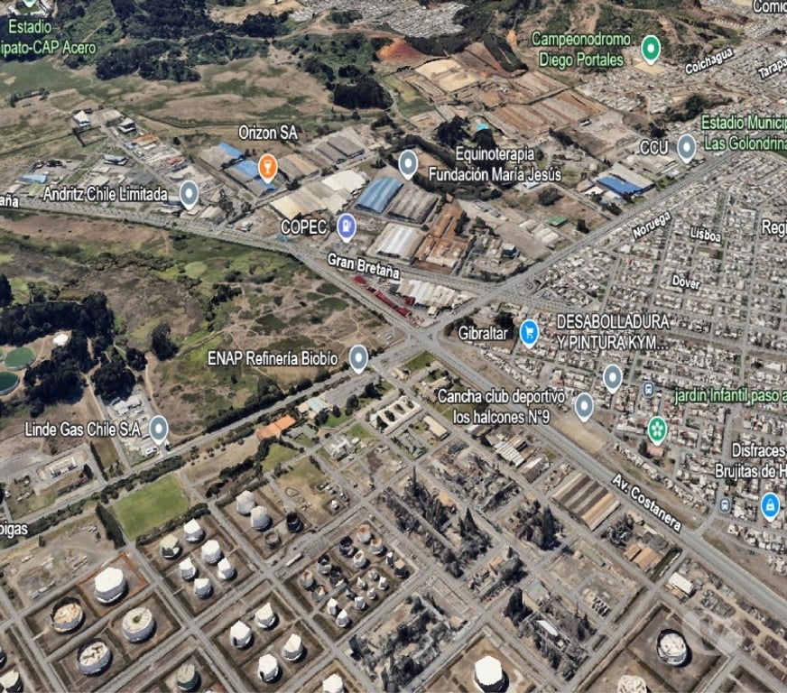 Arriendo bodegas Concepción Talcahuano - Fotos de Amplia Bodega con oficinas, baños e instalaciones.