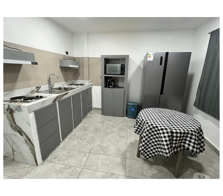 Arriendo de piezas Santiago La Florida - Fotos de Pieza, frente Metro Santa Julila (La Florida)