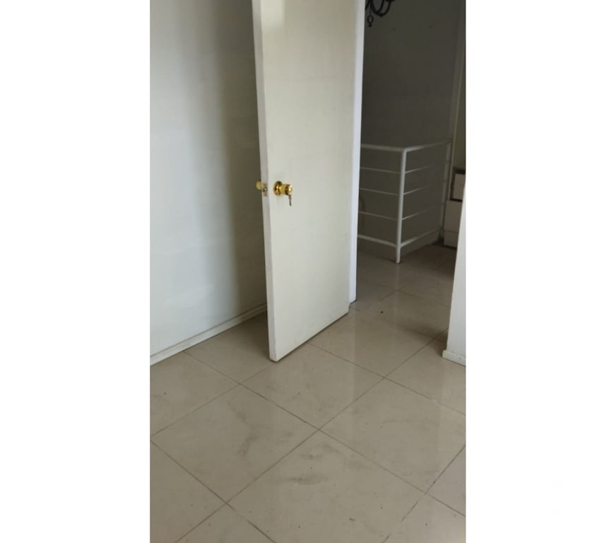 Bienes Raices Valparaíso Valparaíso - Fotos de CASA DOS PISOS CERRO ESPERANZA VALPARAISO