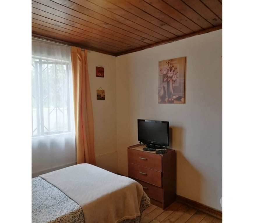 Arriendo de piezas Valparaíso Viña del Mar - Fotos de Habitación Amueblada Miraflores - Gastos Comunes Incluidos