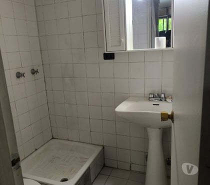 Arriendo de piezas Las Condes Santiago - Fotos de arriendo pieza de servicio C, Colon Manquehue $220.000