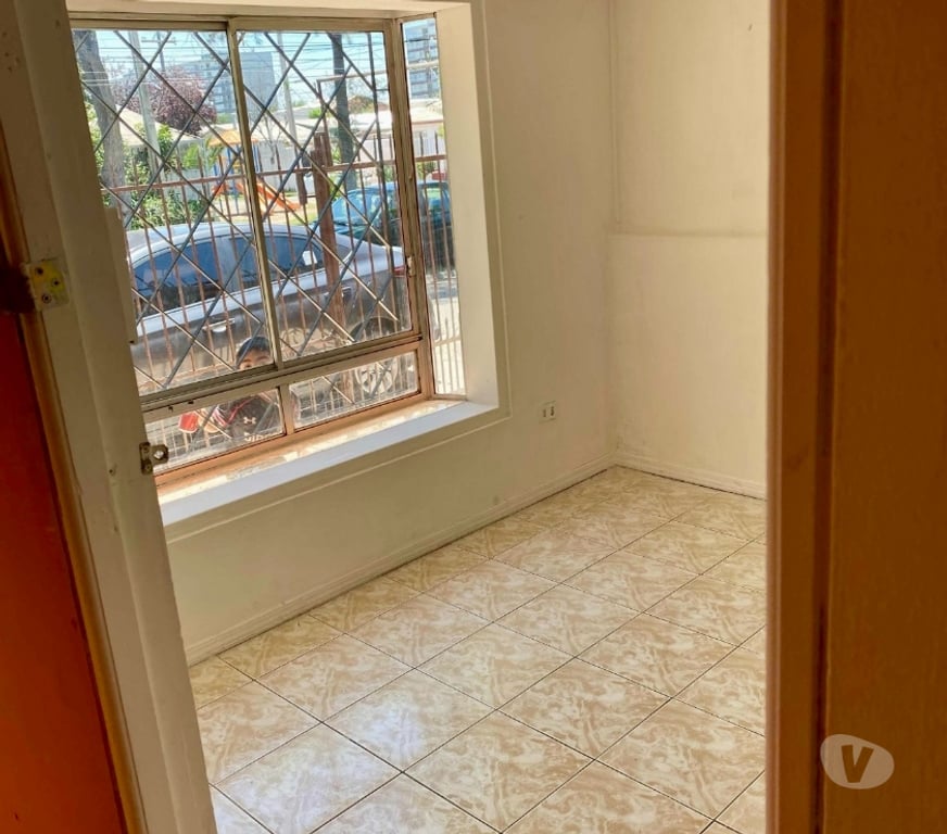 Bienes Raices Santiago El Bosque - Fotos de casa 2 pisos, tranquilo y seguro,frente a plaza cerrada.