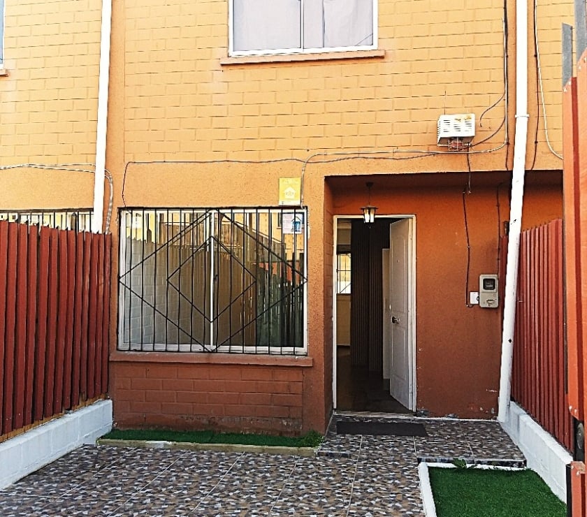 CASA DOS PISOS PAREO CONTINUO BELLOTO NORTE