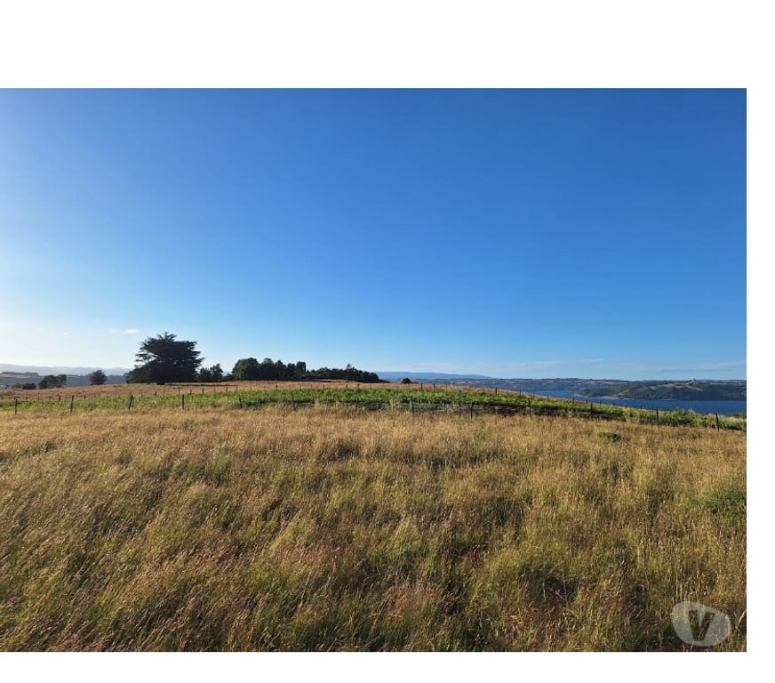 Venta de Haciendas Chiloé Castro - Fotos de Venta 4.5hás vista al mar e islas, agua, luz, camino.