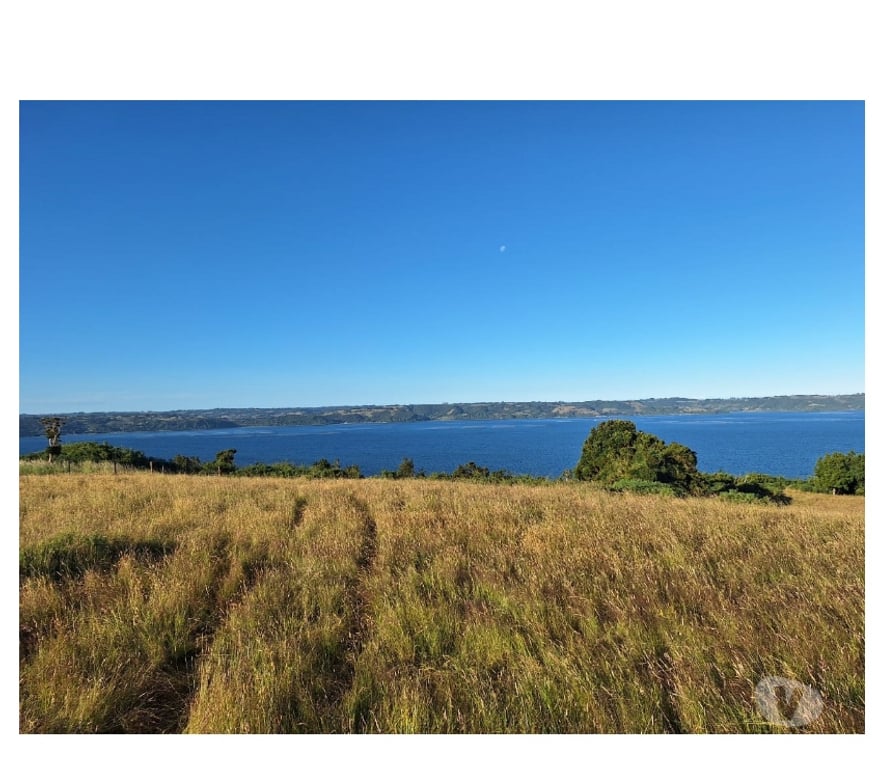 Venta de Haciendas Chiloé Castro - Fotos de Venta 4.5hás vista al mar e islas, agua, luz, camino.