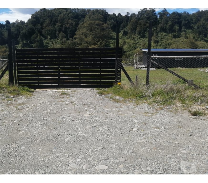 Bienes Raices Llanquihue Puerto Montt - Fotos de Vende parcela con casa y cabañas, Chamiza, Pto Montt