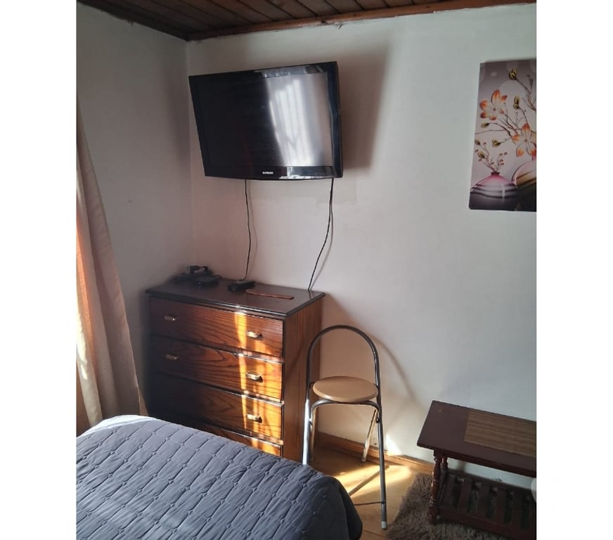 Arriendo de piezas Valparaíso Viña del Mar - Fotos de Habitación Amueblada Miraflores Gastos Comunes Incluidos