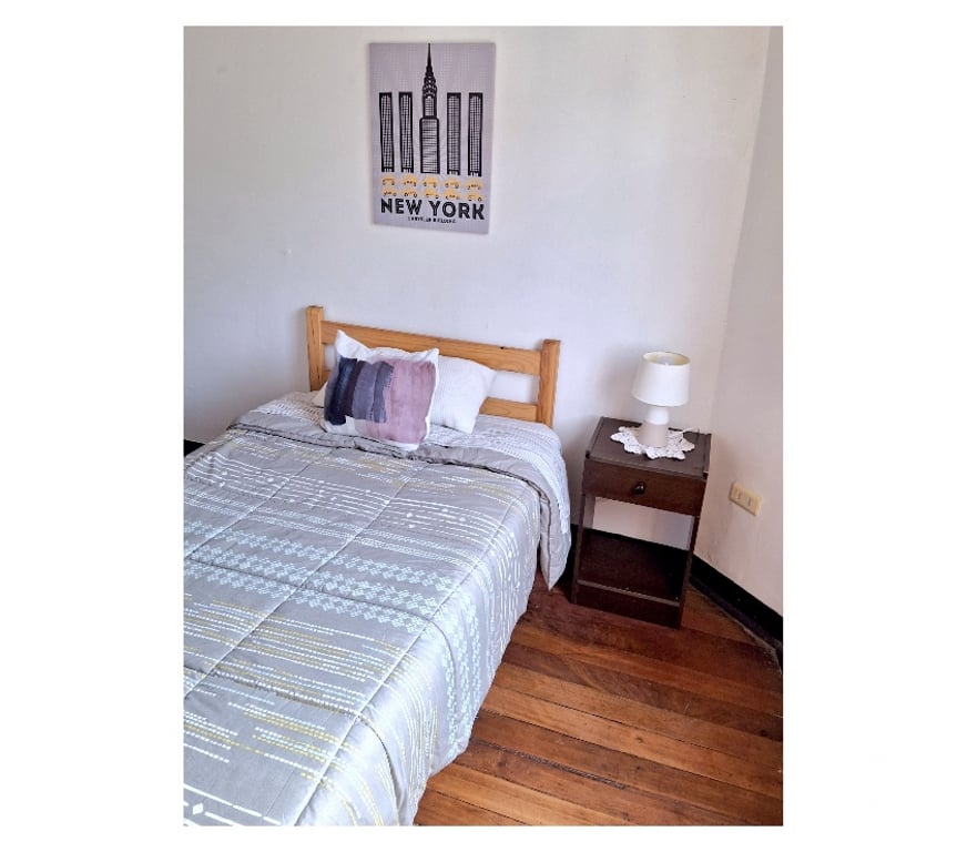 Arriendo de piezas Valparaíso Valparaíso - Fotos de Habitación Asoleada y amoblada - !Disponible!