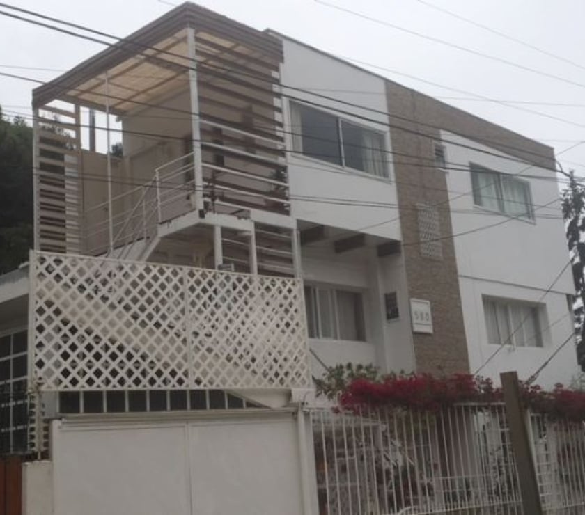 Dueña arrienda Edificio de 3 pisos, Metro Chorrillo