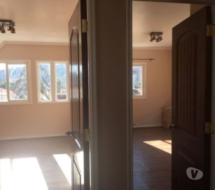 Arriendo oficinas Valparaíso Valparaíso - Fotos de Dueña arrienda Edificio de 3 pisos, Metro Chorrillos